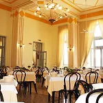 Palazzo 4*