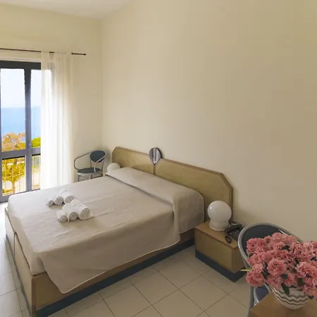 Palazzo 4* Санта-Чезареа-Терме