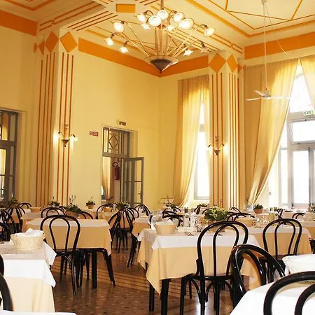 Palazzo 4*